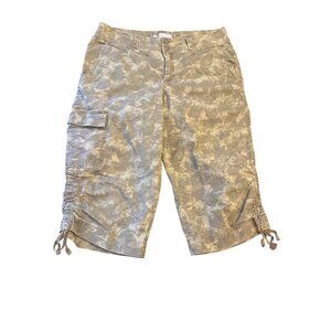 NIke ACG Womens Cargo Shorts Size 8 Green Camouflage Adjustable Side Ties Pocket